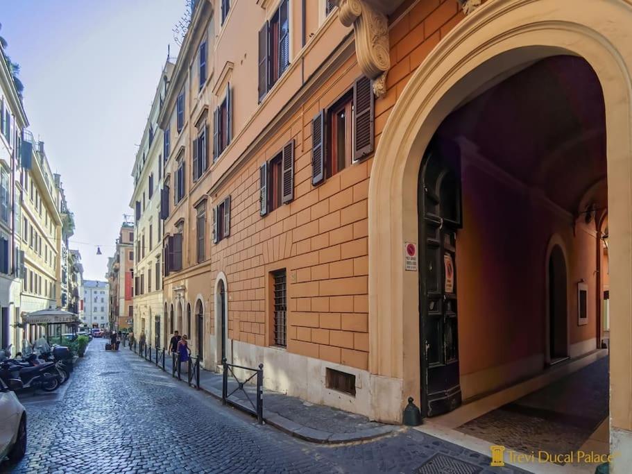 Trevi Ducal Palace Roma Eksteriør bilde